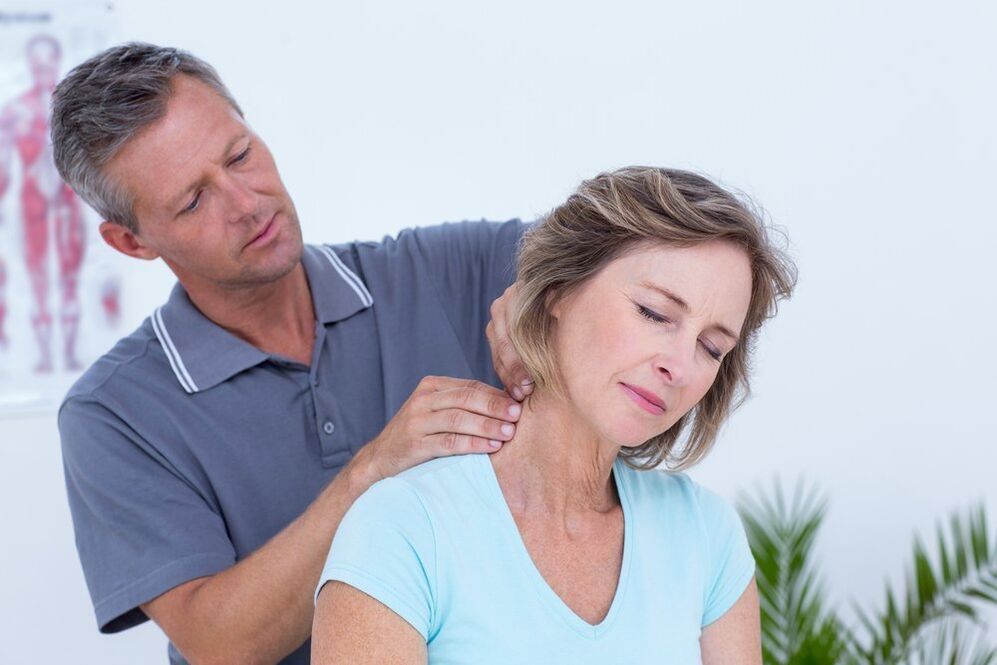 exercices et massage cervical pour l'ostéochondrose